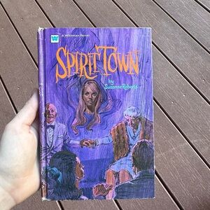 Spirit Town by Suzanne Roberts Book